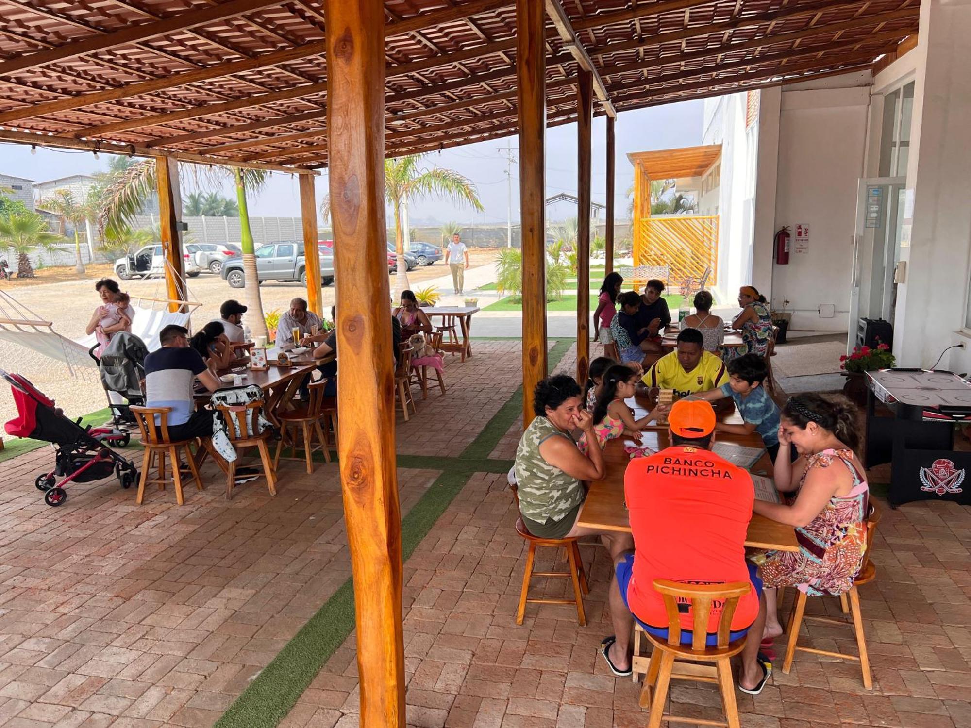 Ohana Beach Hotel Playas Luaran gambar